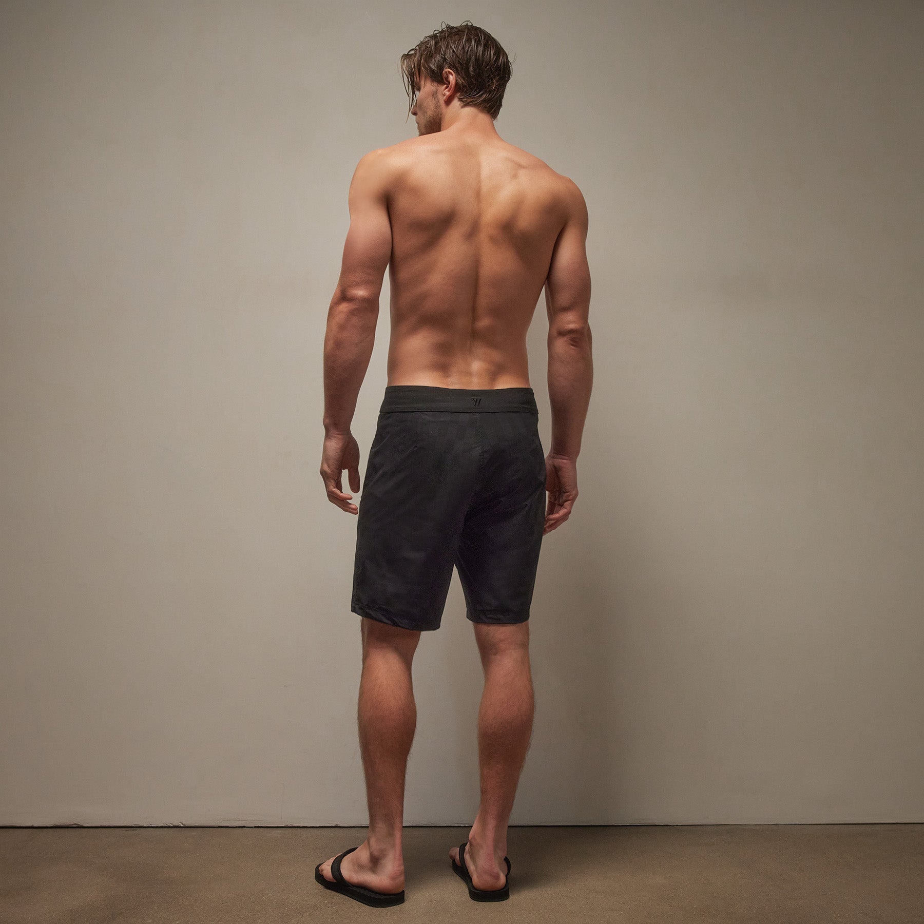 Zip Pocket Printed Boardshort in Black/Black | James Perse Los Angeles