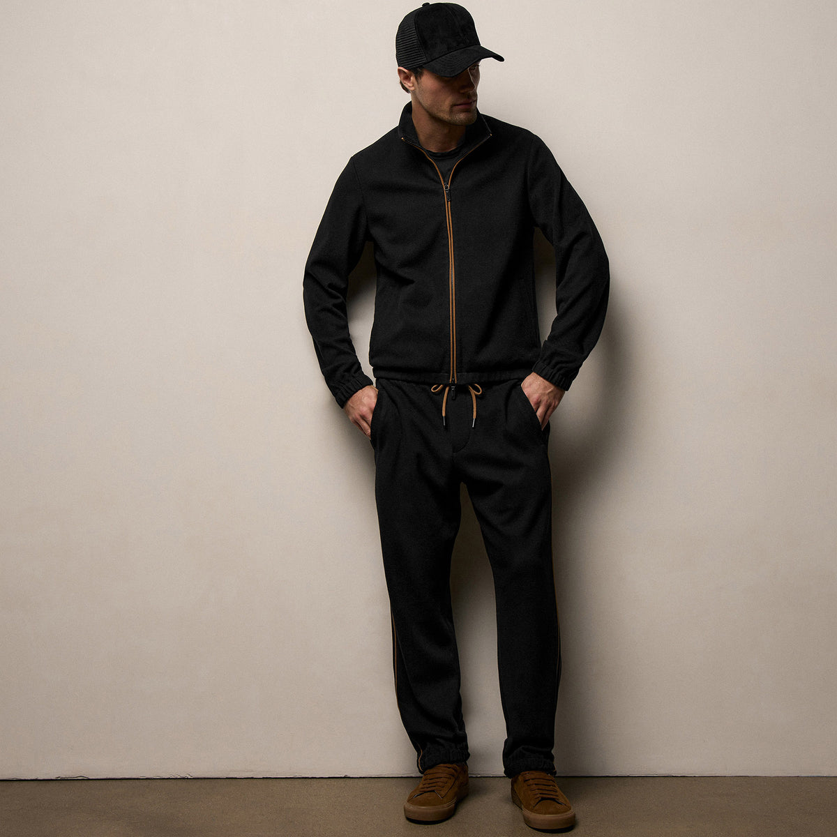 Brushed Cotton Piped Jacket in Black/Whiskey | James Perse Los Angeles
