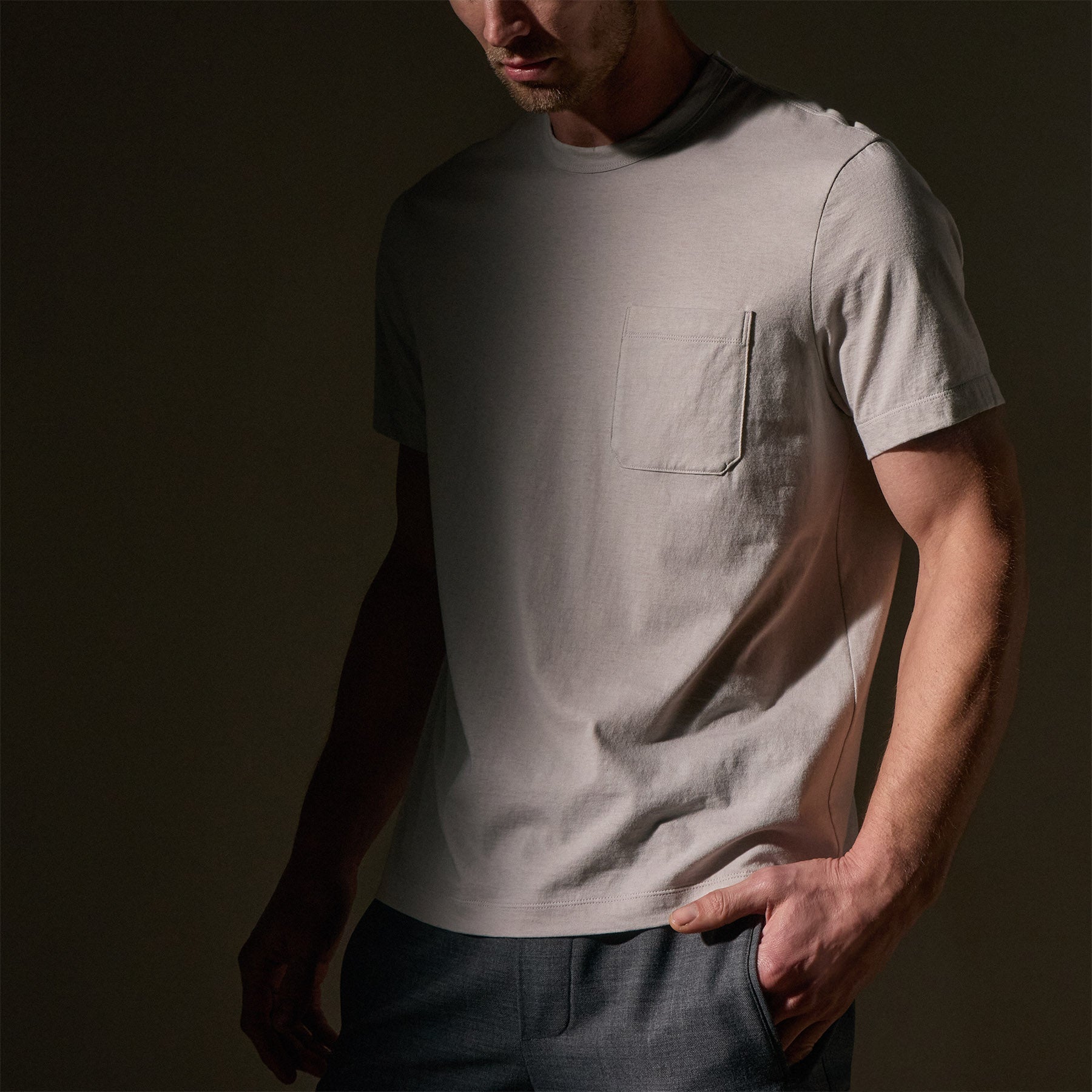 Cotton Linen Pocket Tee in Salt | James Perse Los Angeles