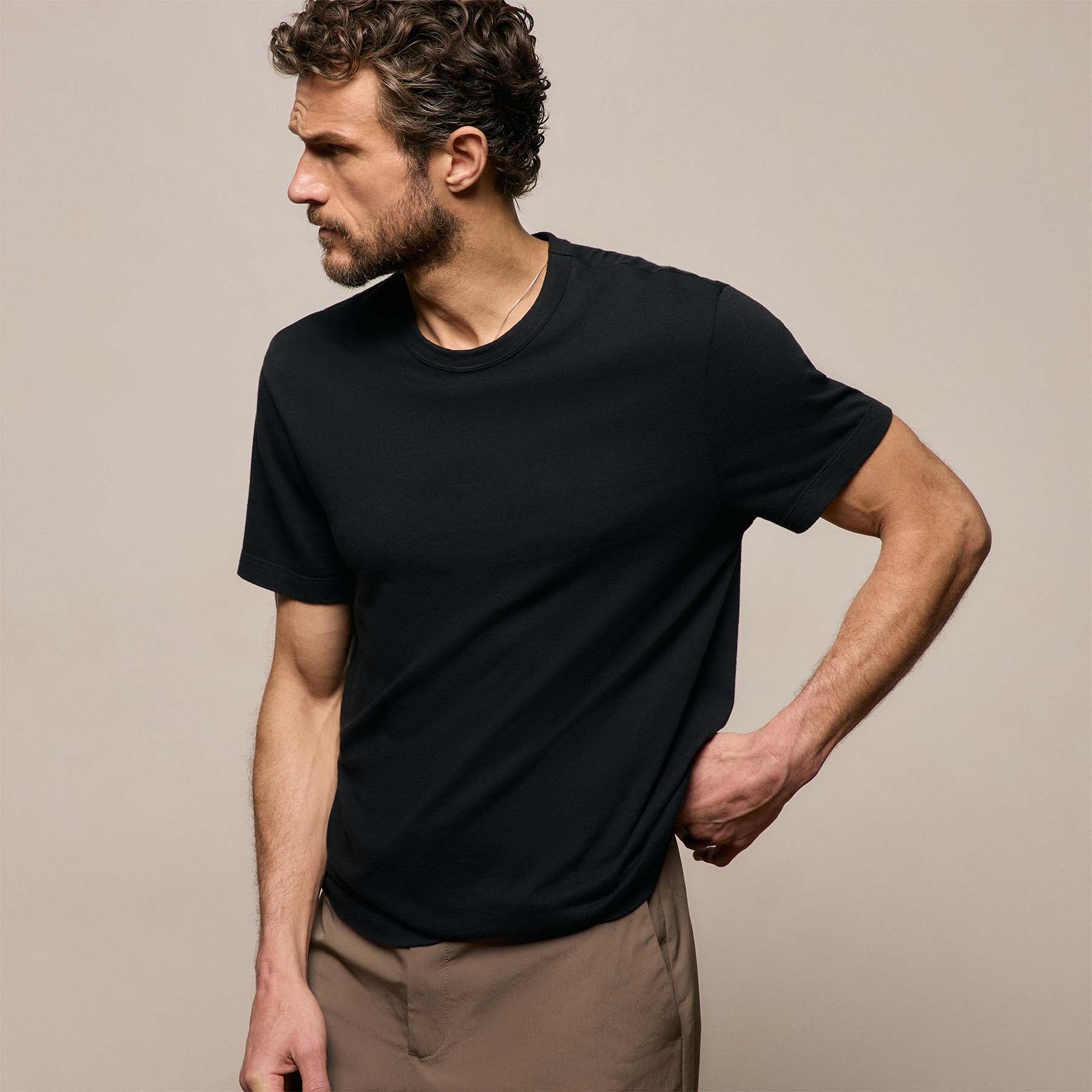 Cotton Cashmere Short Sleeve Tee in Black | James Perse Los Angeles