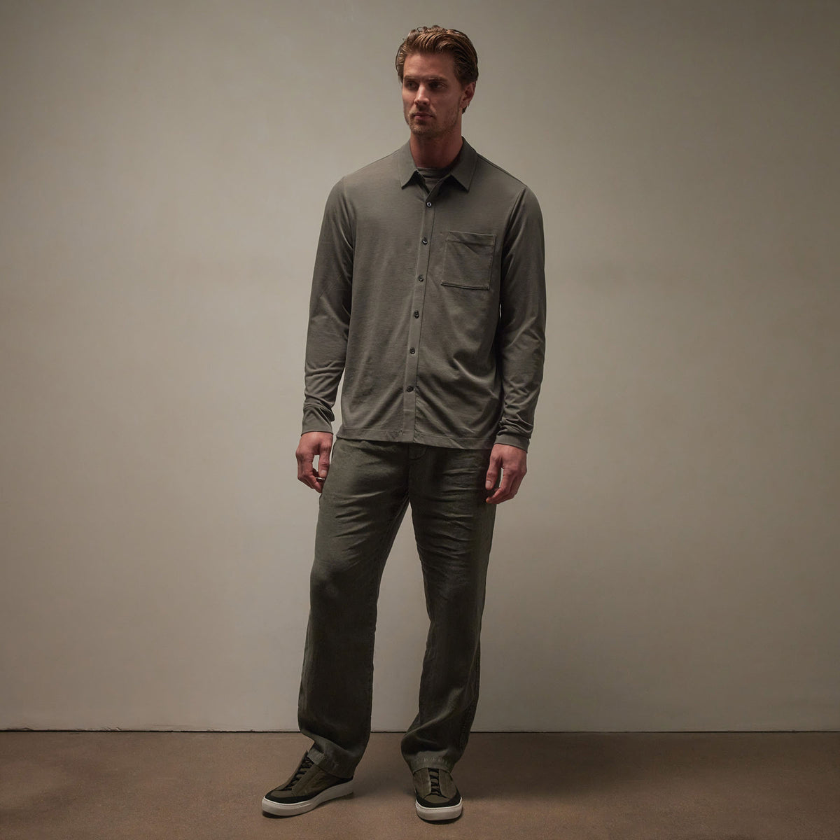 Clean Finish Jersey Shirt in Palm | James Perse Los Angeles