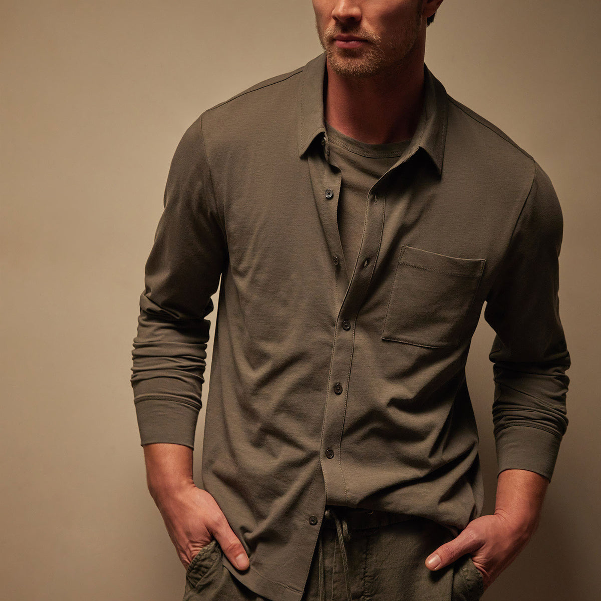 Clean Finish Jersey Shirt in Palm | James Perse Los Angeles