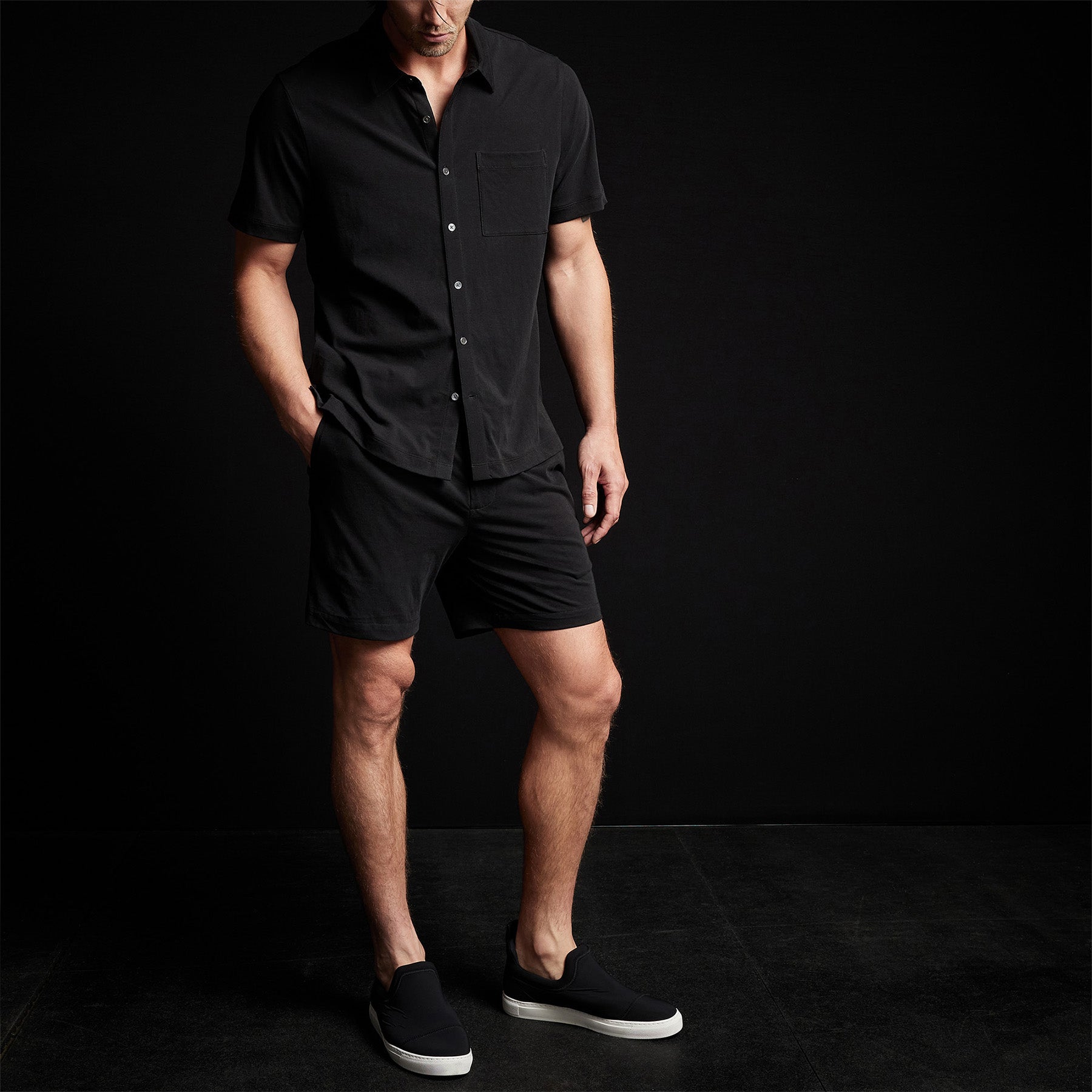 Clean Finish Short Sleeve Shirt  in Black | James Perse Los Angeles