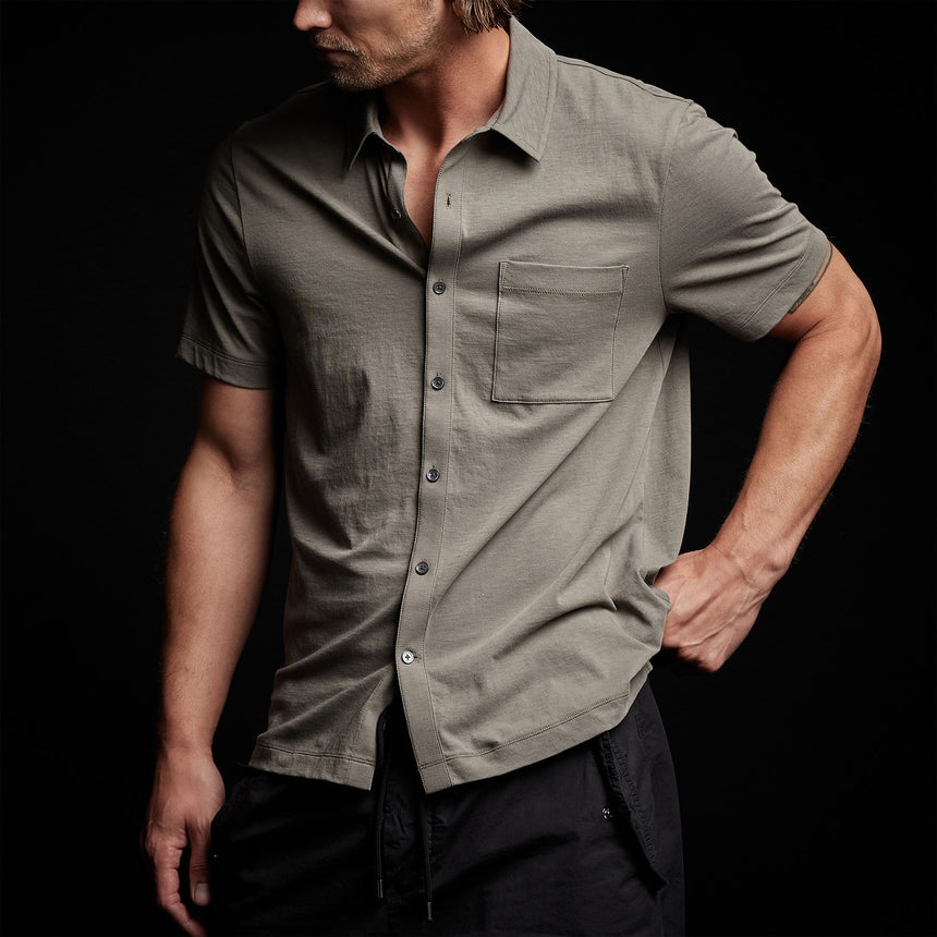 Clean Finish Short Sleeve Shirt in River Rock | James Perse Los Angeles
