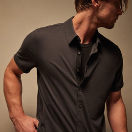 Clean Contrast Placket Short Sleeve in Magma/Black | James Perse Los Angeles