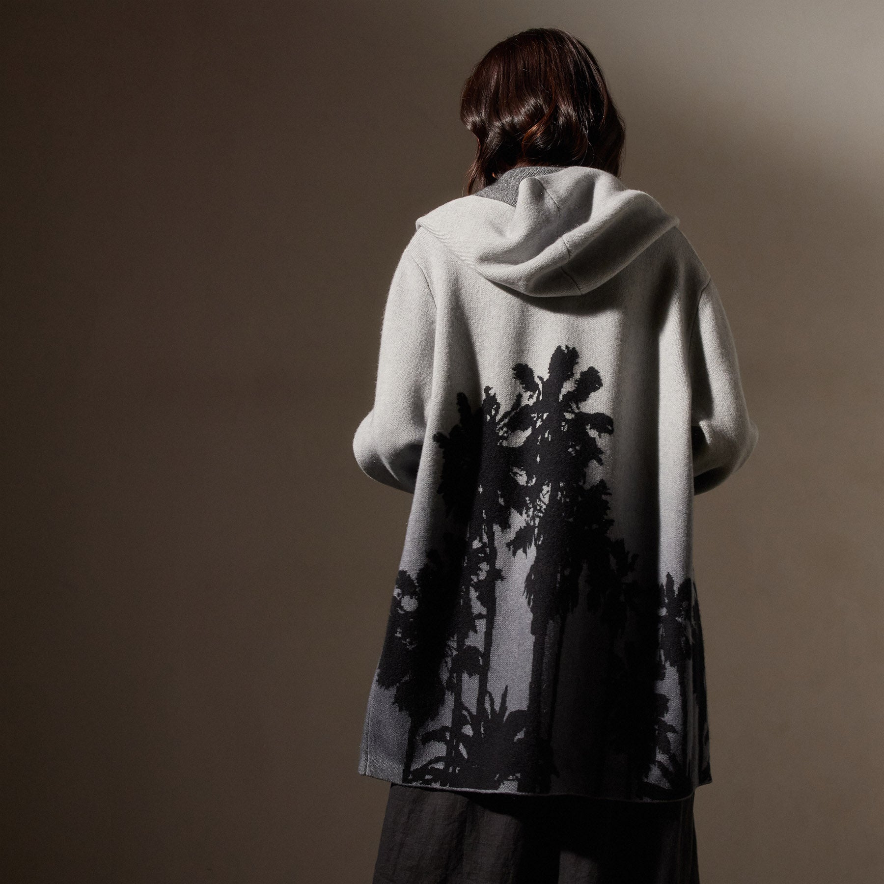 Ombrè Palms Unisex Cashmere Sweater - Black/Grey | James Perse Los