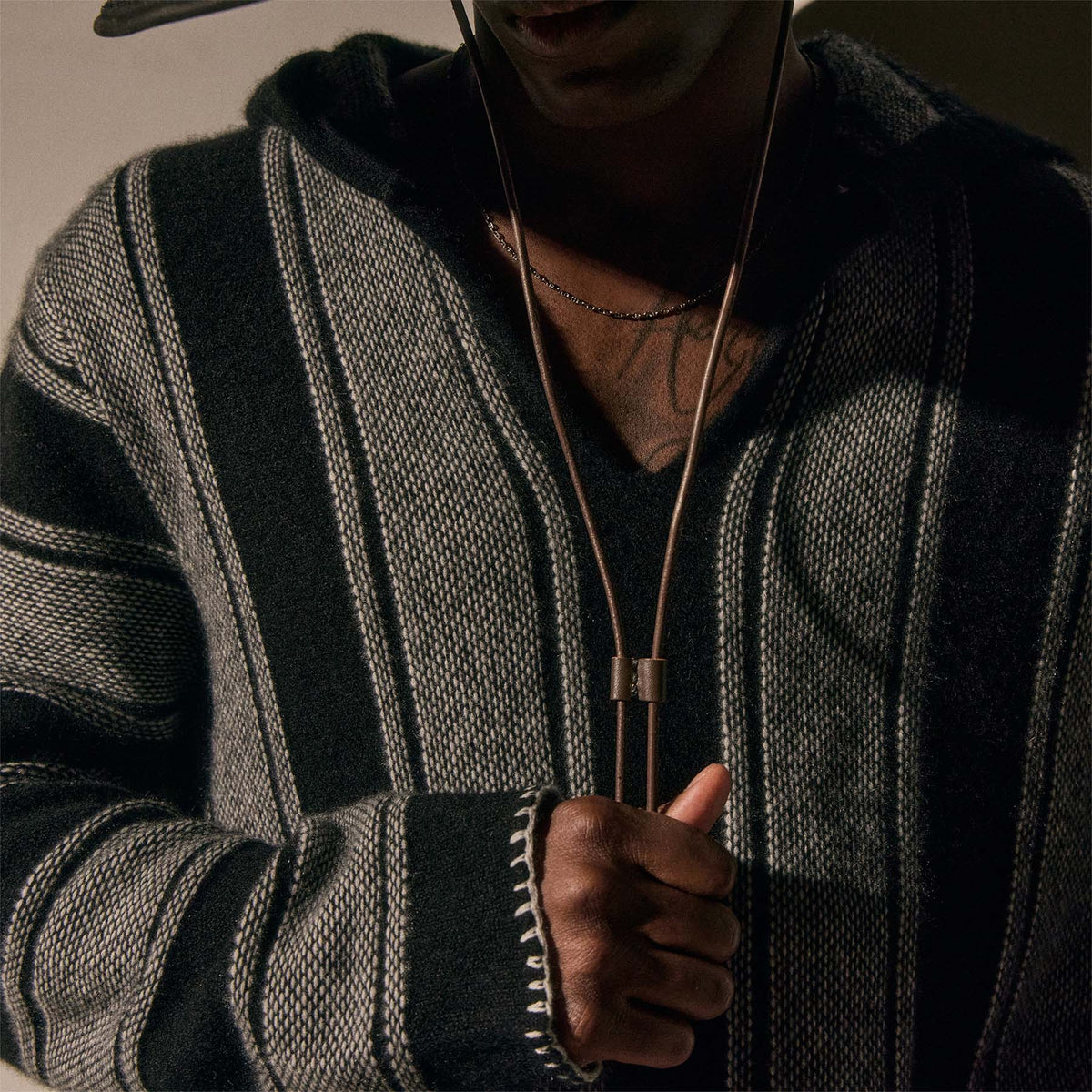 Mens Poncho in Black Stripe | James Perse Los Angeles
