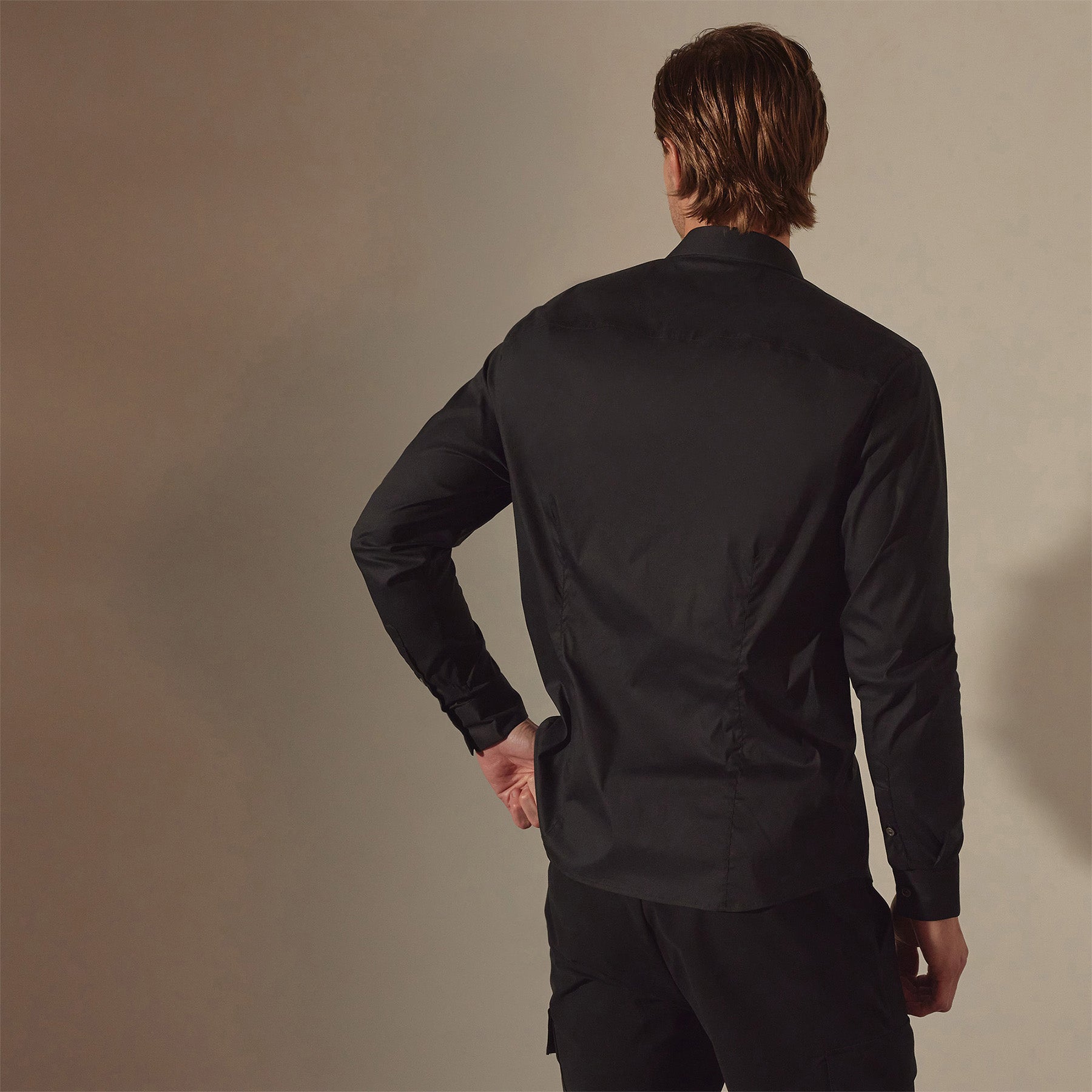 Matte Stretch Poplin Dress Shirt in Black | James Perse Los Angeles