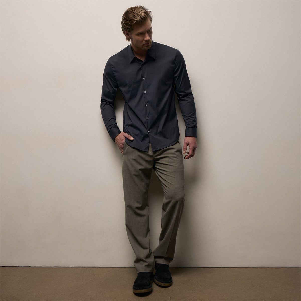 Matte Stretch Poplin Dress Shirt in Navy | James Perse Los Angeles