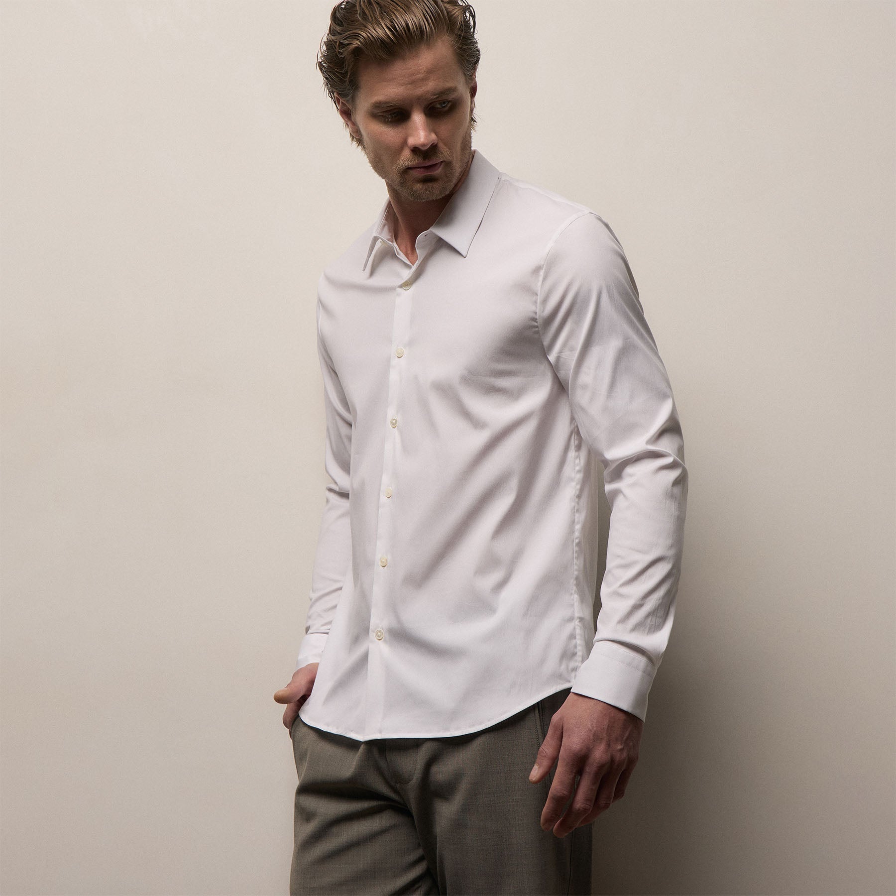 Matte Stretch Poplin Dress Shirt in White | James Perse Los Angeles