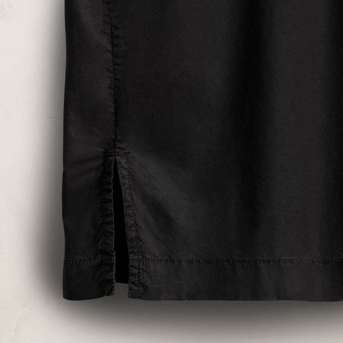 Oversized Stretch Poplin Short Sleeve Shirt in Black | James Perse Los Angeles