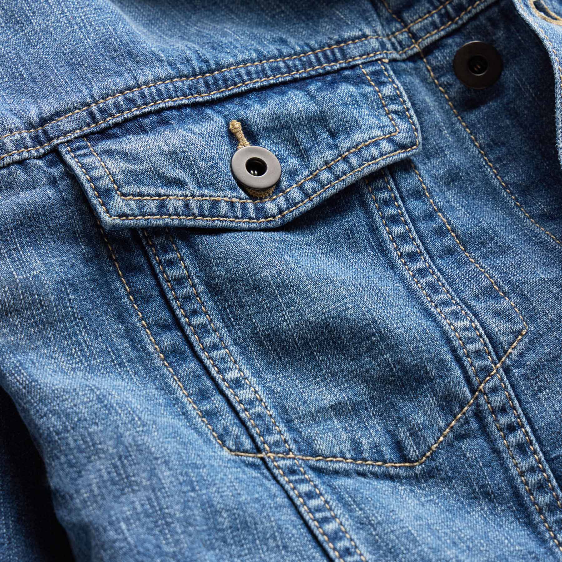 Linen Denim Trucker Jacket in Medium Wash | James Perse Los Angeles