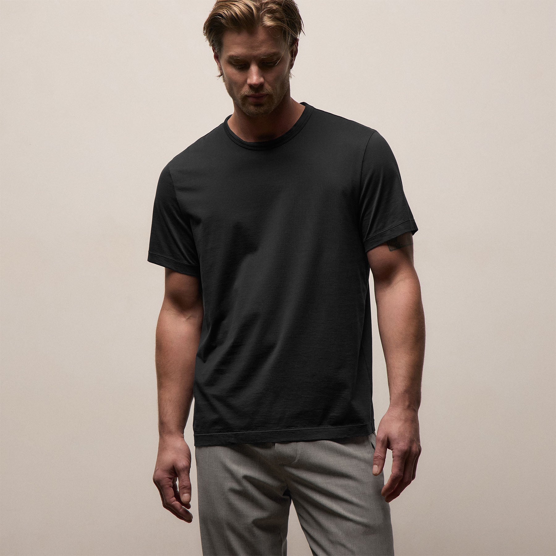 Double Ply Lotus Jrsy Short Sleeve Crew in Black | James Perse Los Angeles