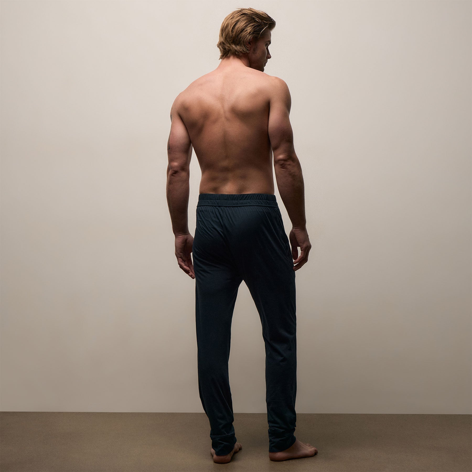 Luxe Lotus Jersey Tapered Lounge Pant in French Navy | James Perse Los Angeles