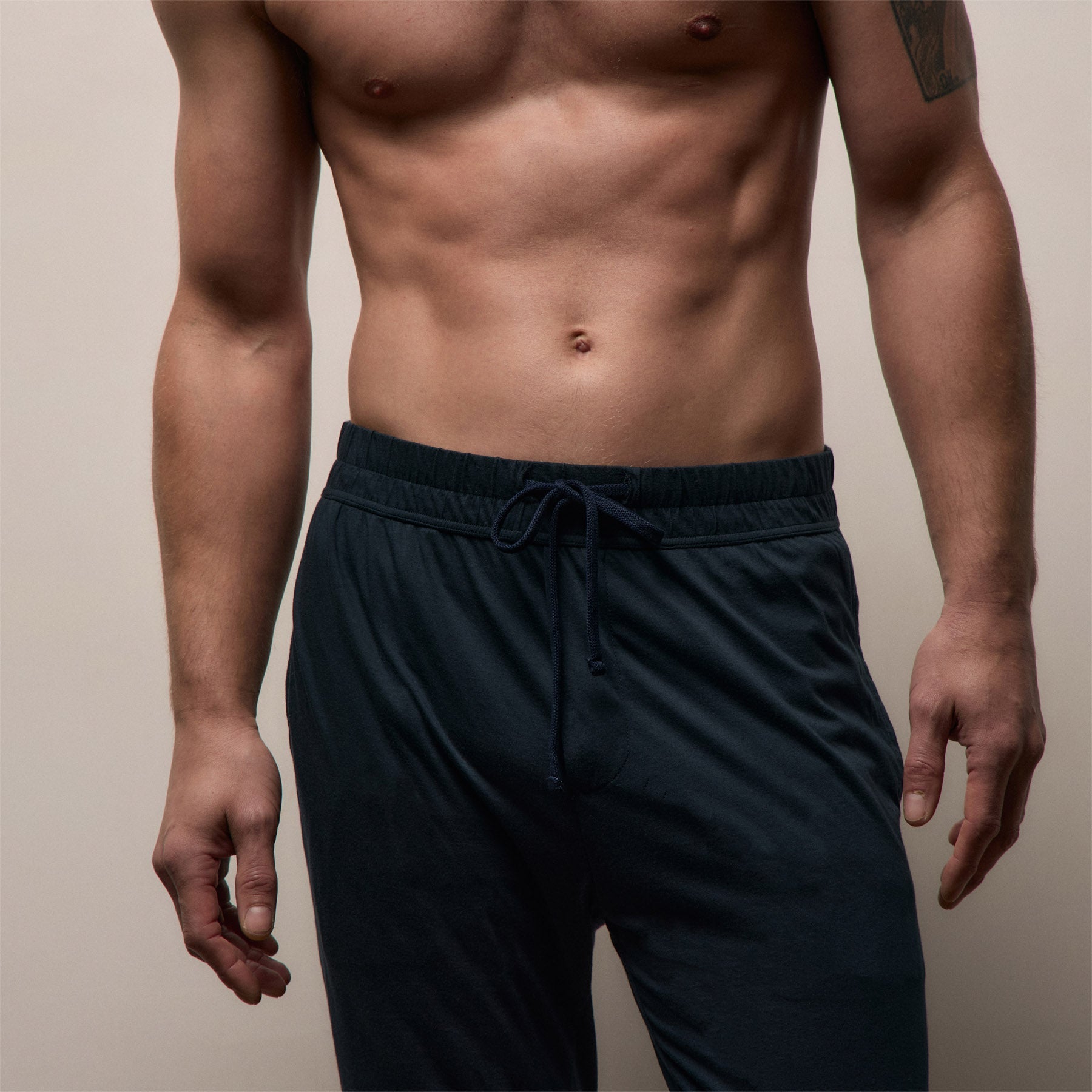 Luxe Lotus Jersey Tapered Lounge Pant in French Navy | James Perse Los Angeles
