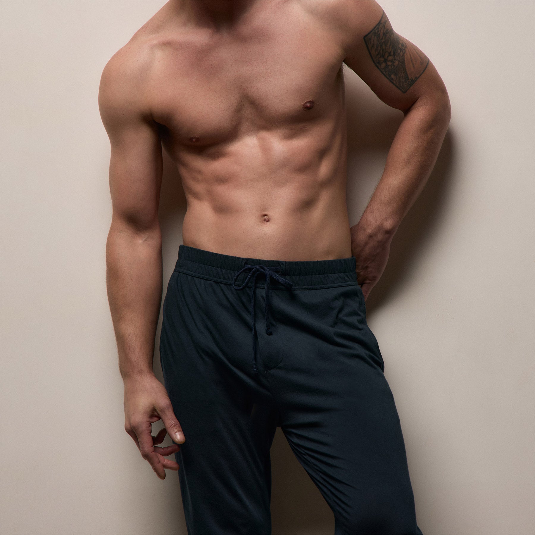 Luxe Lotus Jersey Tapered Lounge Pant in French Navy | James Perse Los Angeles