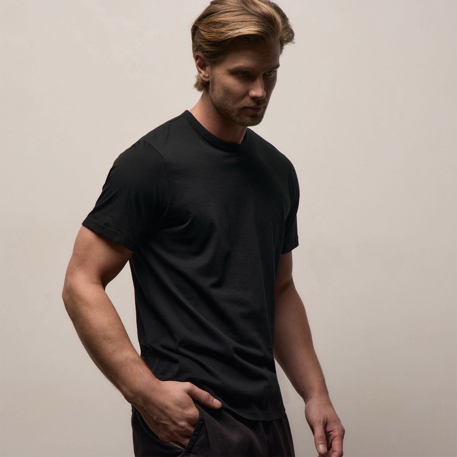 Luxe Lotus Jersey Tee in Black | James Perse Los Angeles