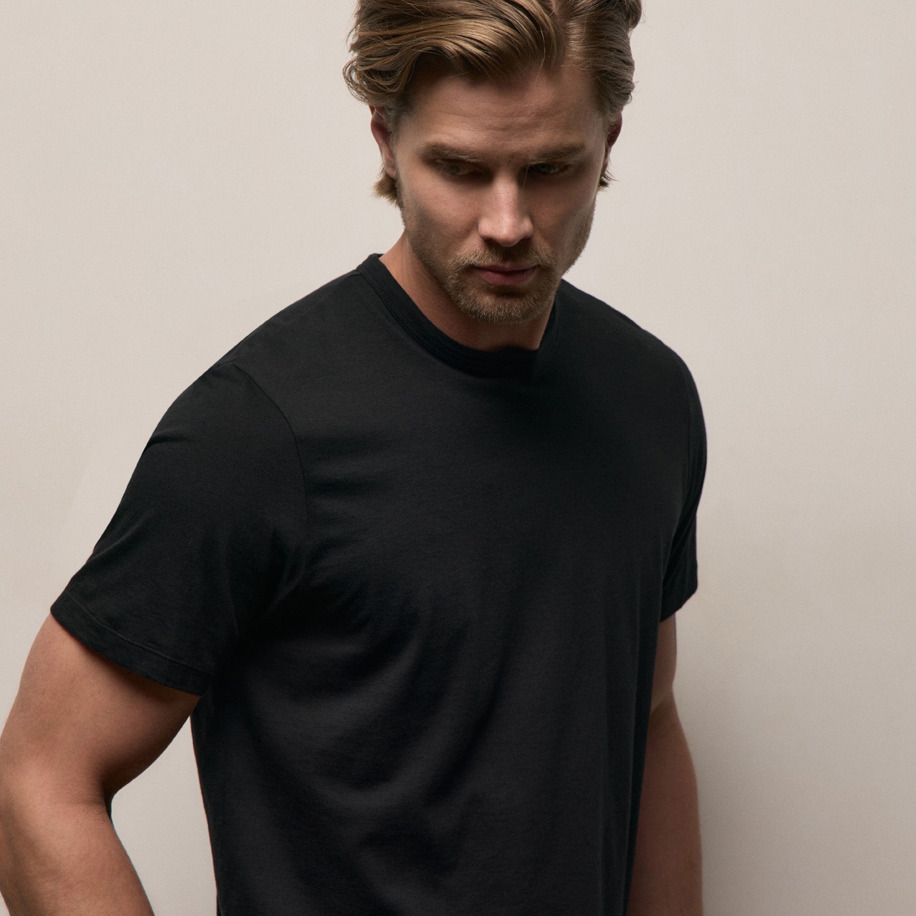 Luxe Lotus Jersey Tee in Black | James Perse Los Angeles
