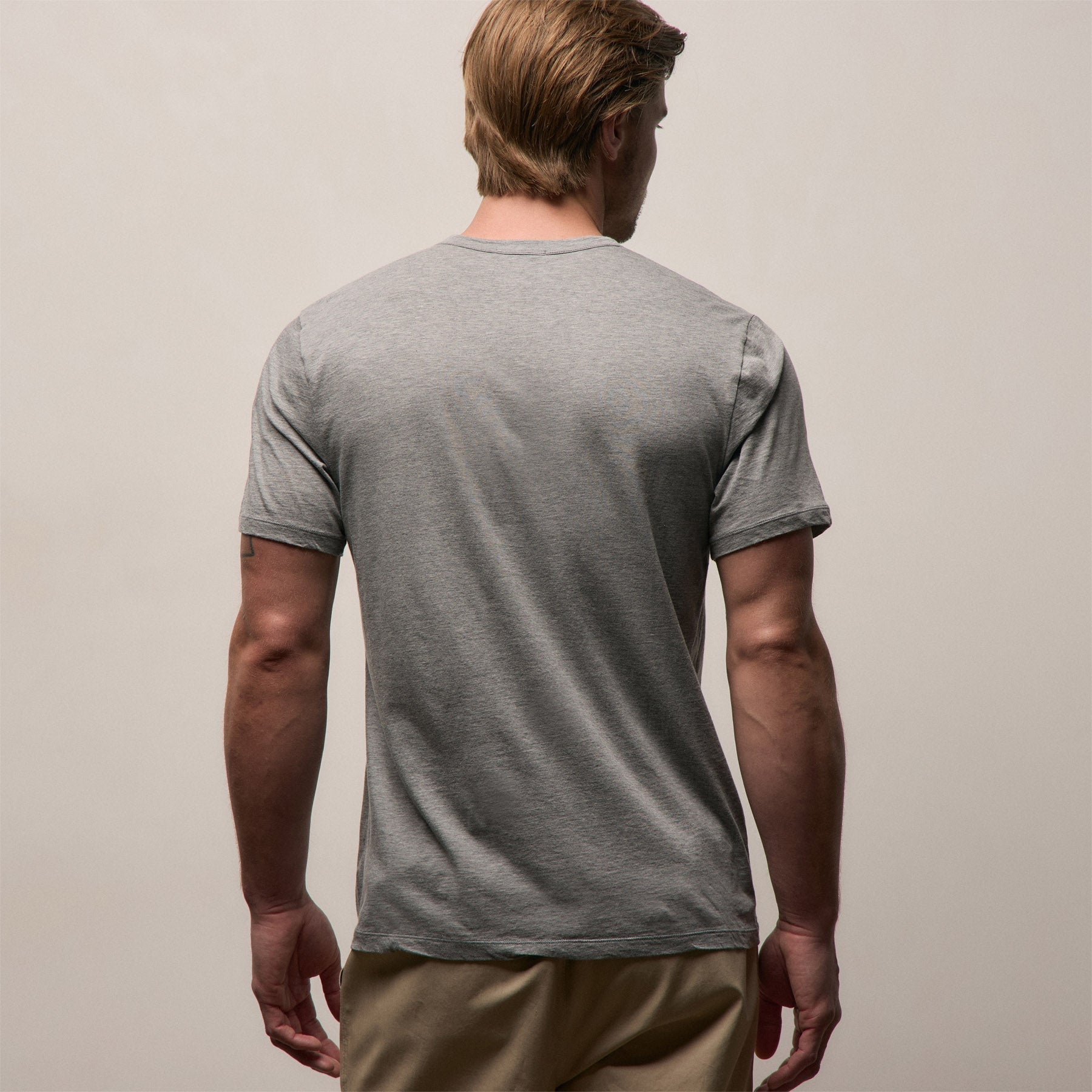 Luxe Lotus Jersey Tee in Heather Grey | James Perse Los Angeles