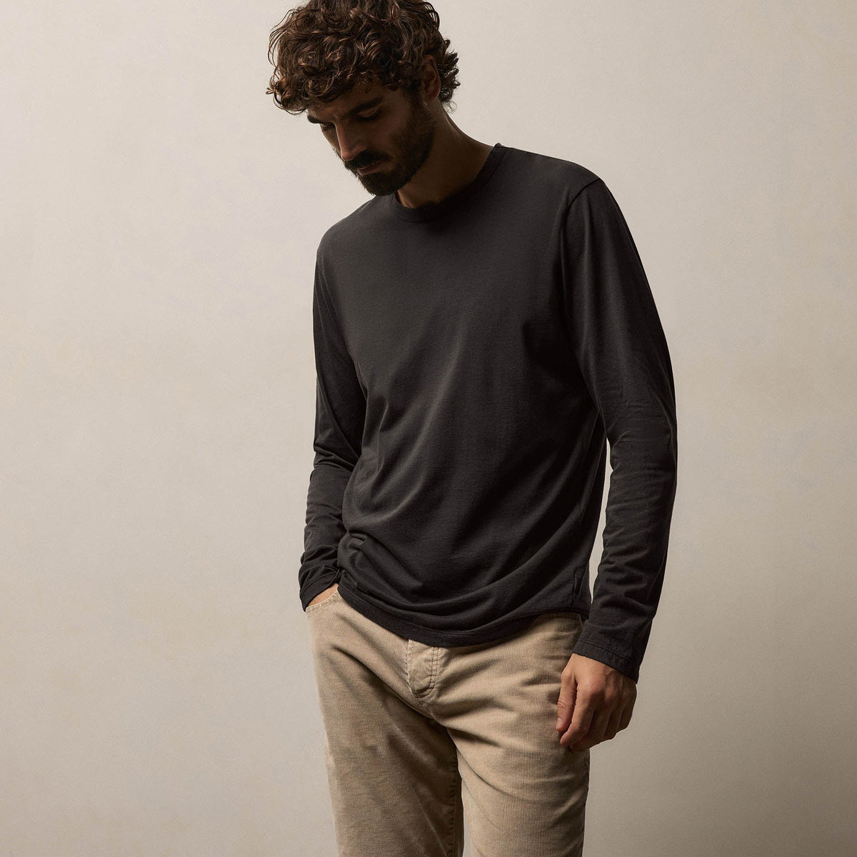 Luxe Lotus Jersey Crew in Carbon | James Perse Los Angeles