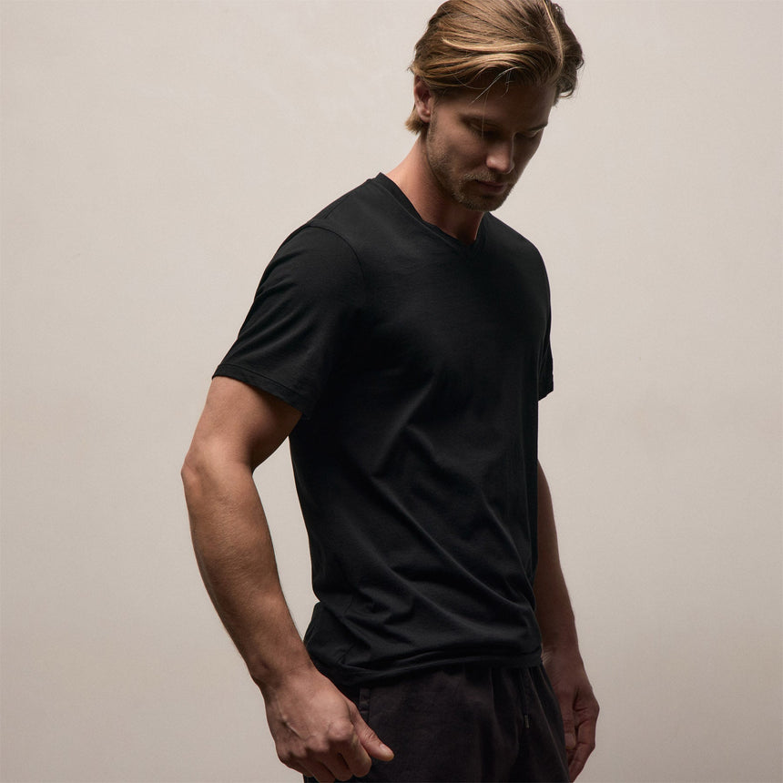 Luxe Lotus Jersey V Neck in Black | James Perse Los Angeles