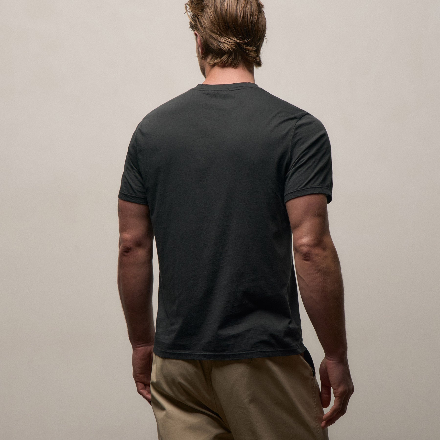Luxe Lotus Jersey V Neck in Carbon | James Perse Los Angeles