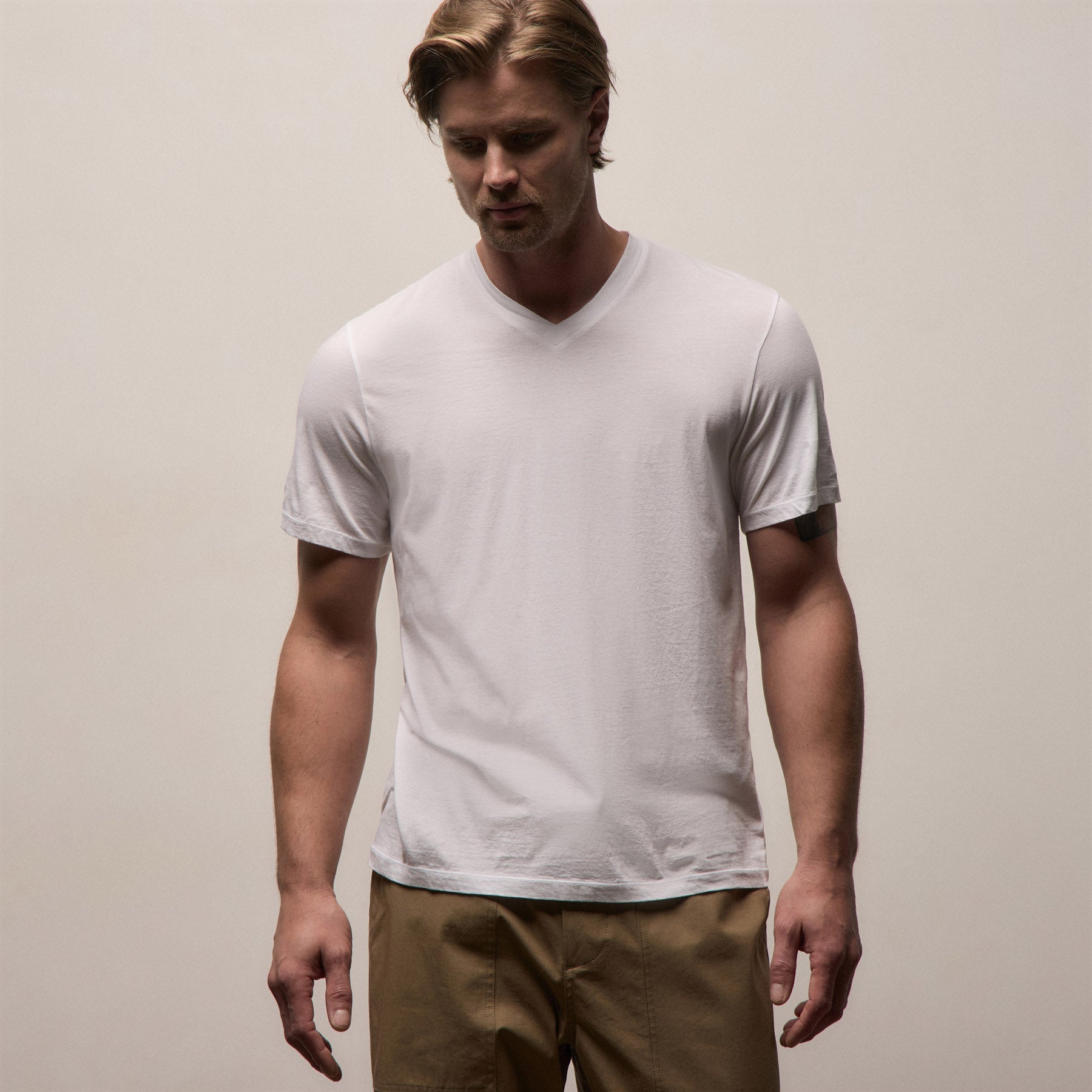 Luxe Lotus Jersey V Neck in White | James Perse Los Angeles