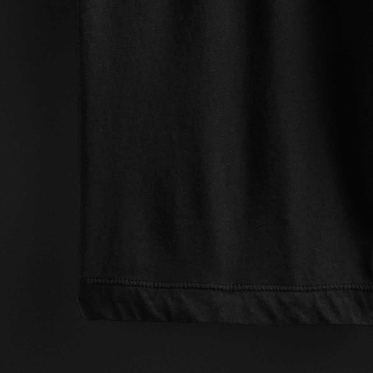 Luxe Lotus Relaxed Fit Boxer Short in Black | James Perse Los Angeles