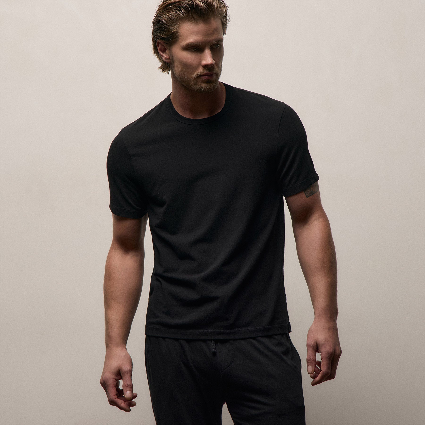 Elevated Lotus Jersey Lounge Tee in Black | James Perse Los Angeles