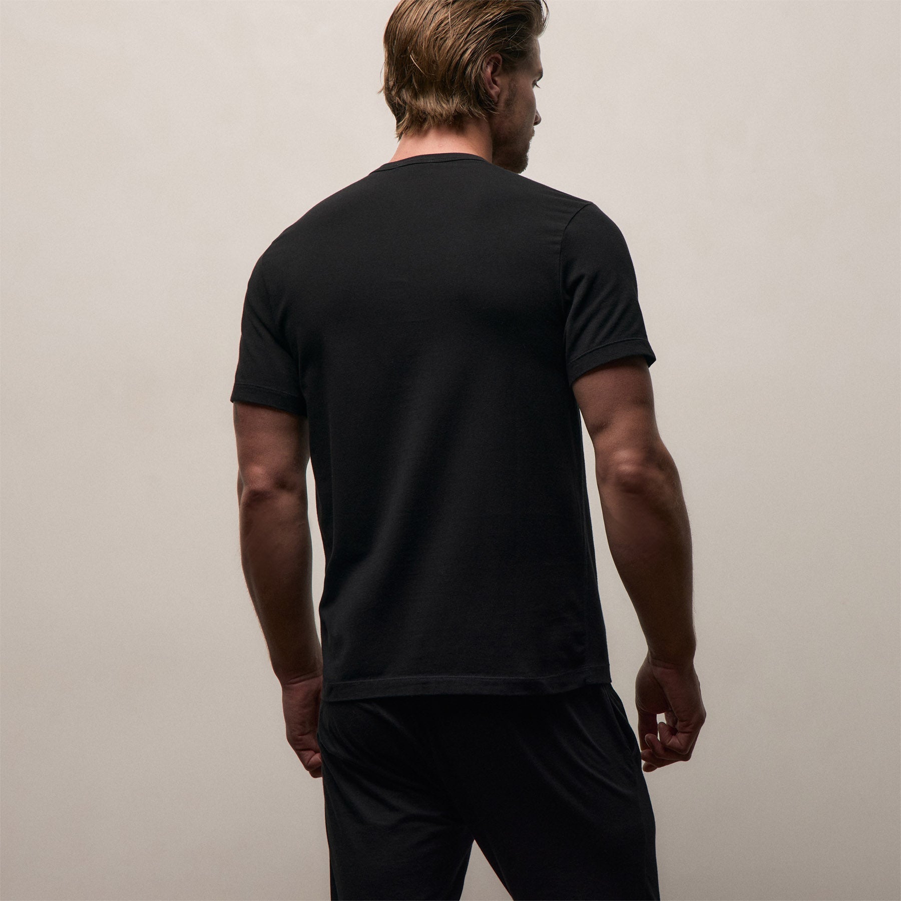 Elevated Lotus Jersey Lounge Tee in Black | James Perse Los Angeles