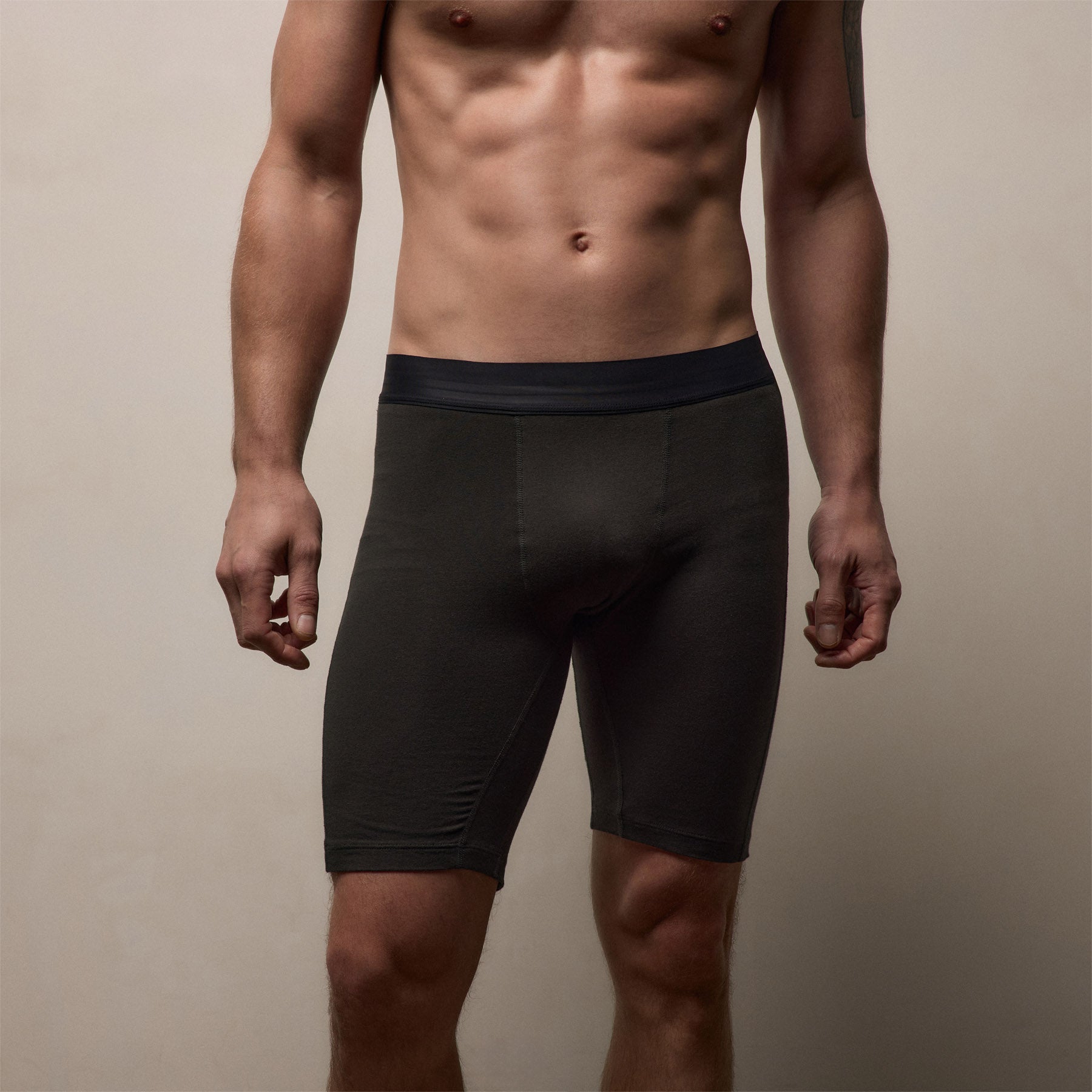 Elevated Lotus Sport Boxer  Long in Carbon | James Perse Los Angeles