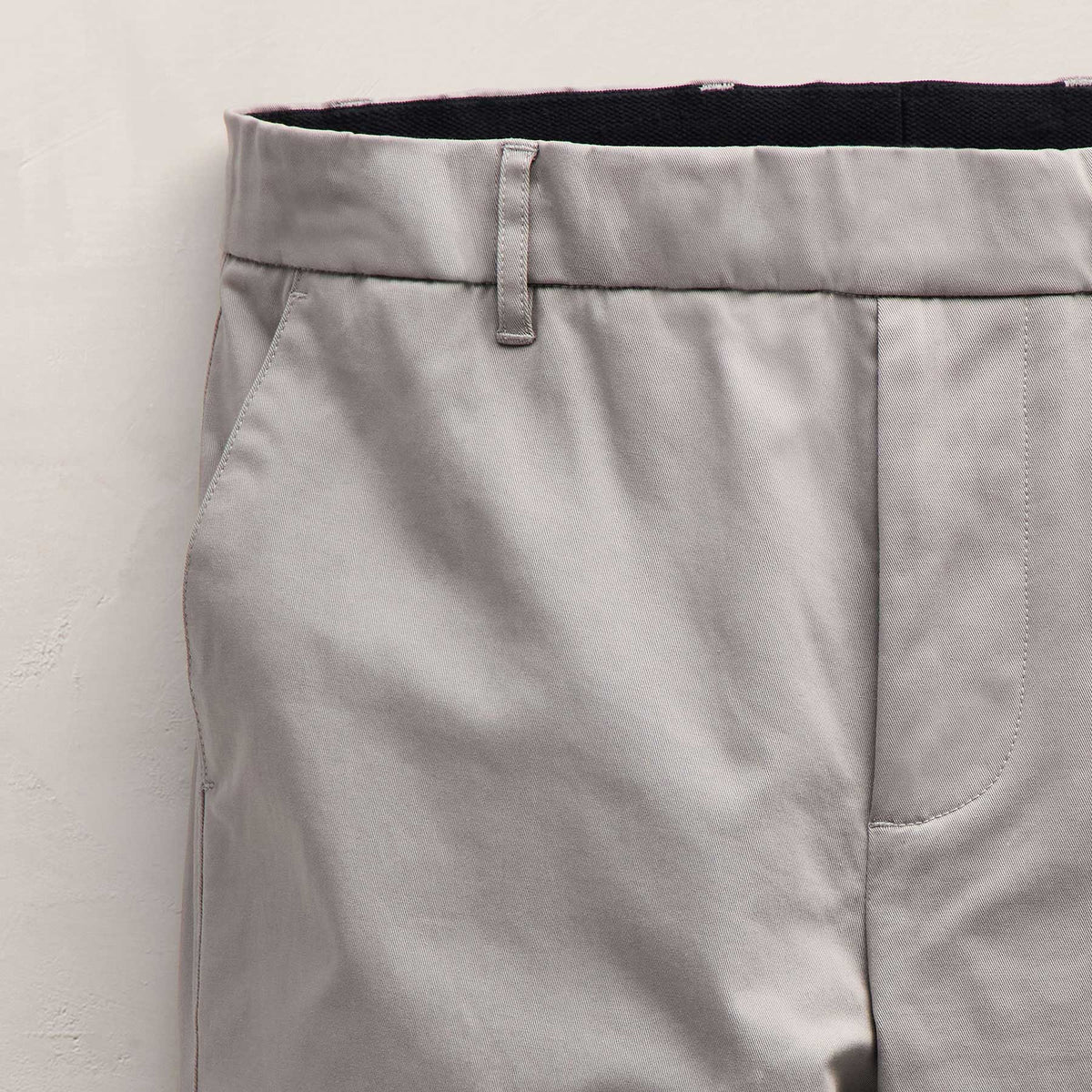 Stretch Micro Twl Golf Trouser in Concrete | James Perse Los Angeles