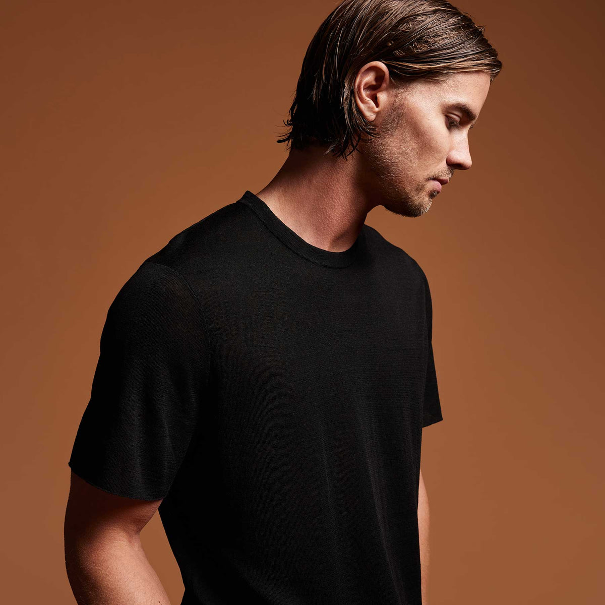 Desert Linen Crew in Black/Black | James Perse Los Angeles