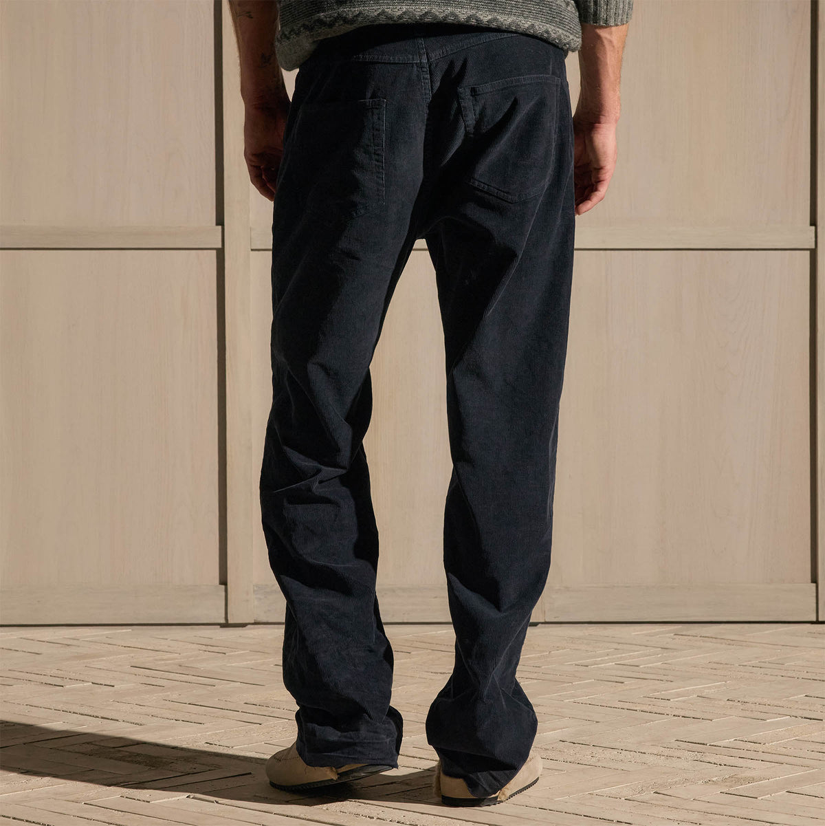 Corduroy Wide Leg 5 Pocket Pant in Classic Navy | James Perse Los Angeles