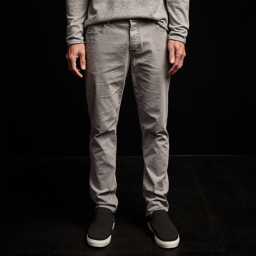 Brushed Twill 5 Pocket Pant in Silver Grey Pigment | James Perse Los Angeles