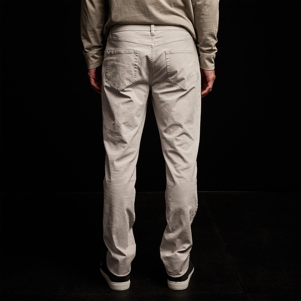Brushed Twill 5 Pocket Pant in Salt Pigment | James Perse Los Angeles