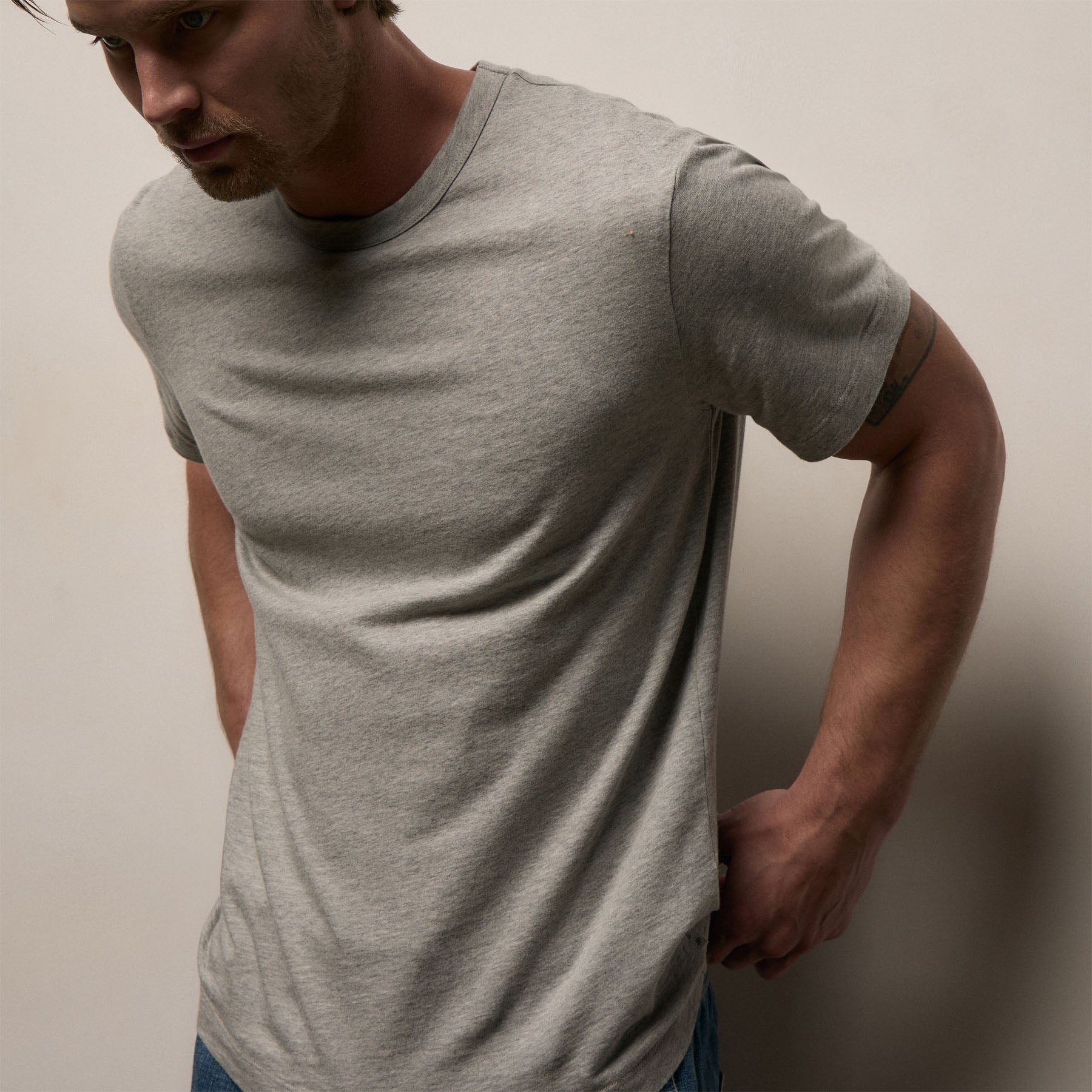 Short Sleeve Crew Neck in Heather Grey | James Perse Los Angeles