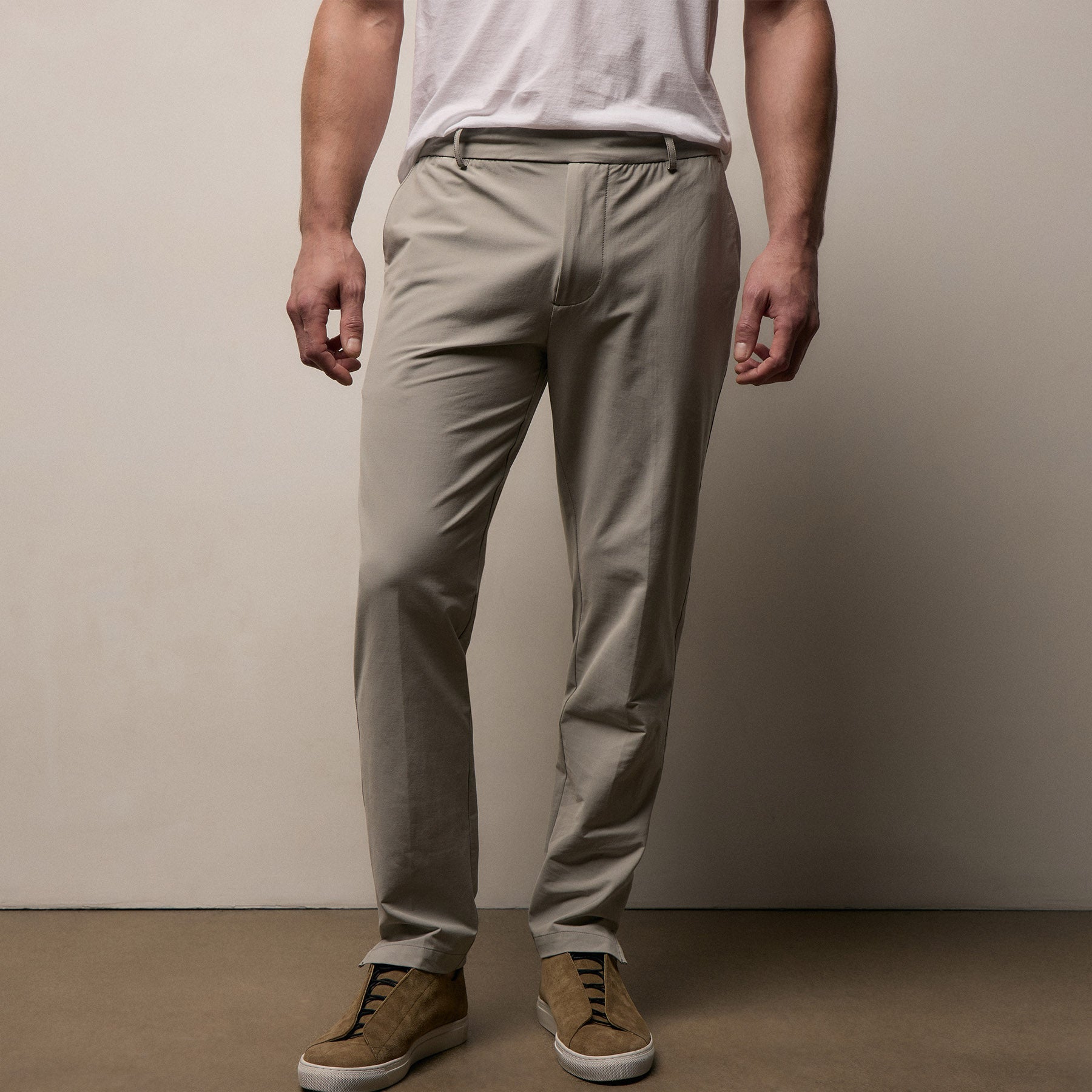Golf Trouser in Concrete | James Perse Los Angeles