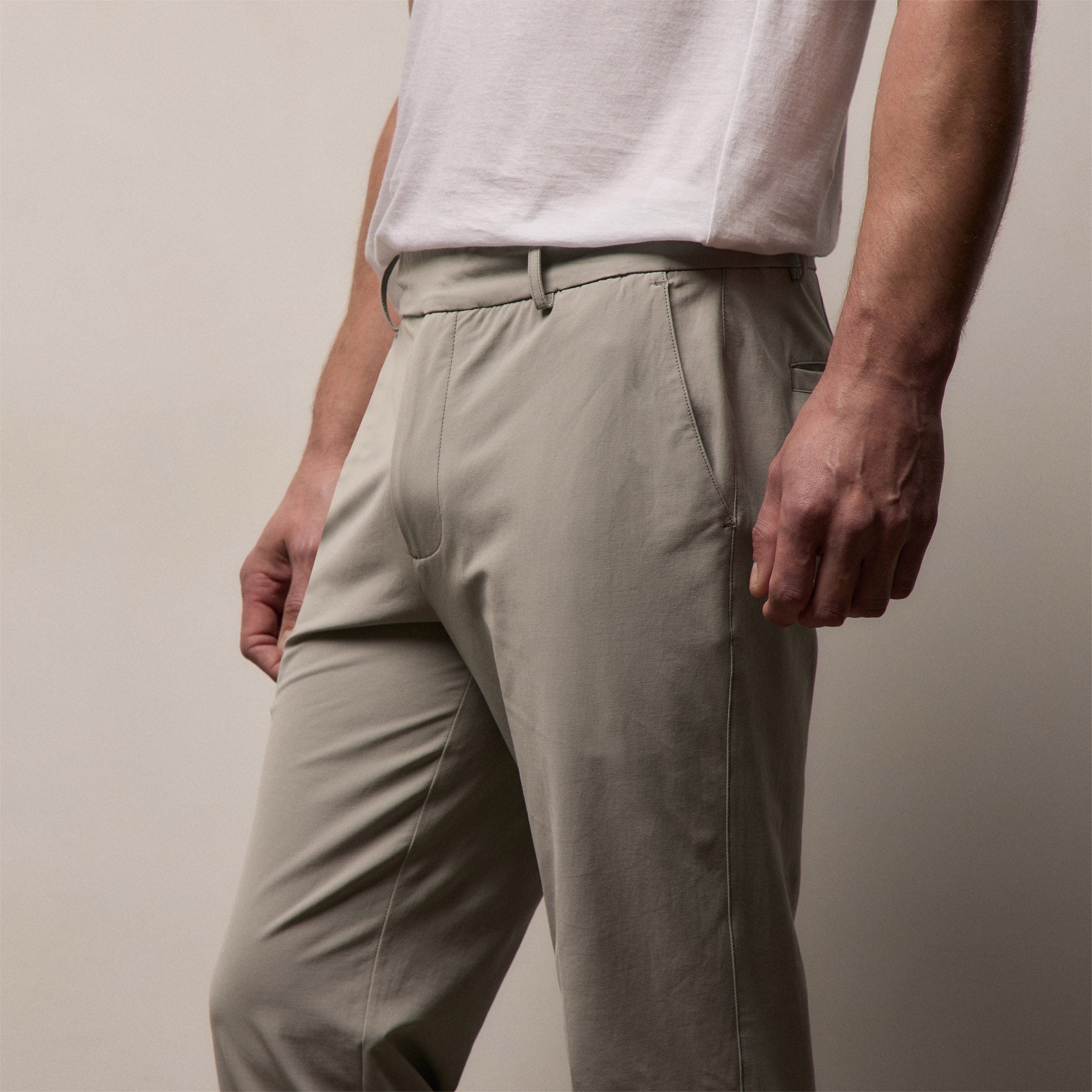 Golf Trouser in Concrete | James Perse Los Angeles