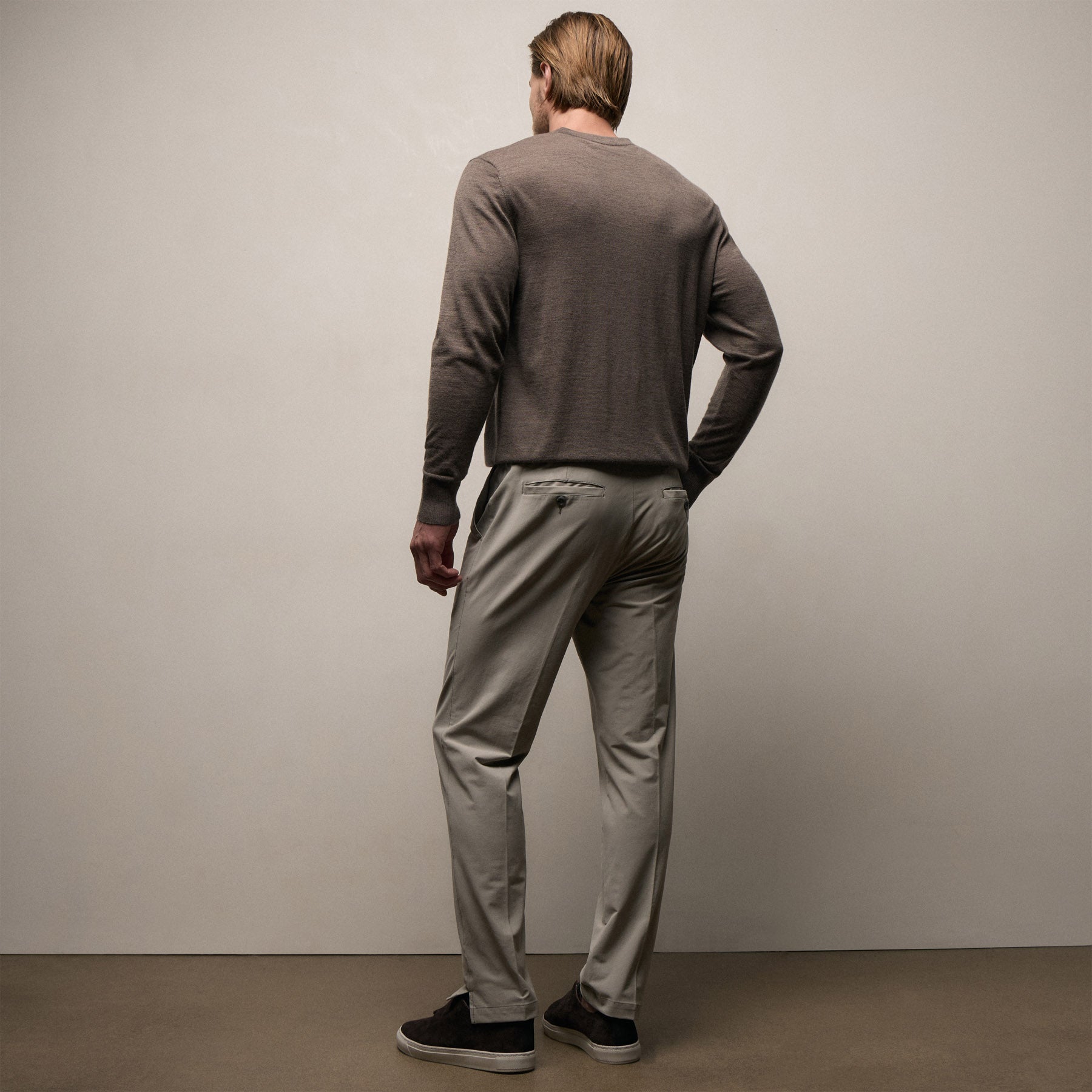 Golf Trouser in Concrete | James Perse Los Angeles