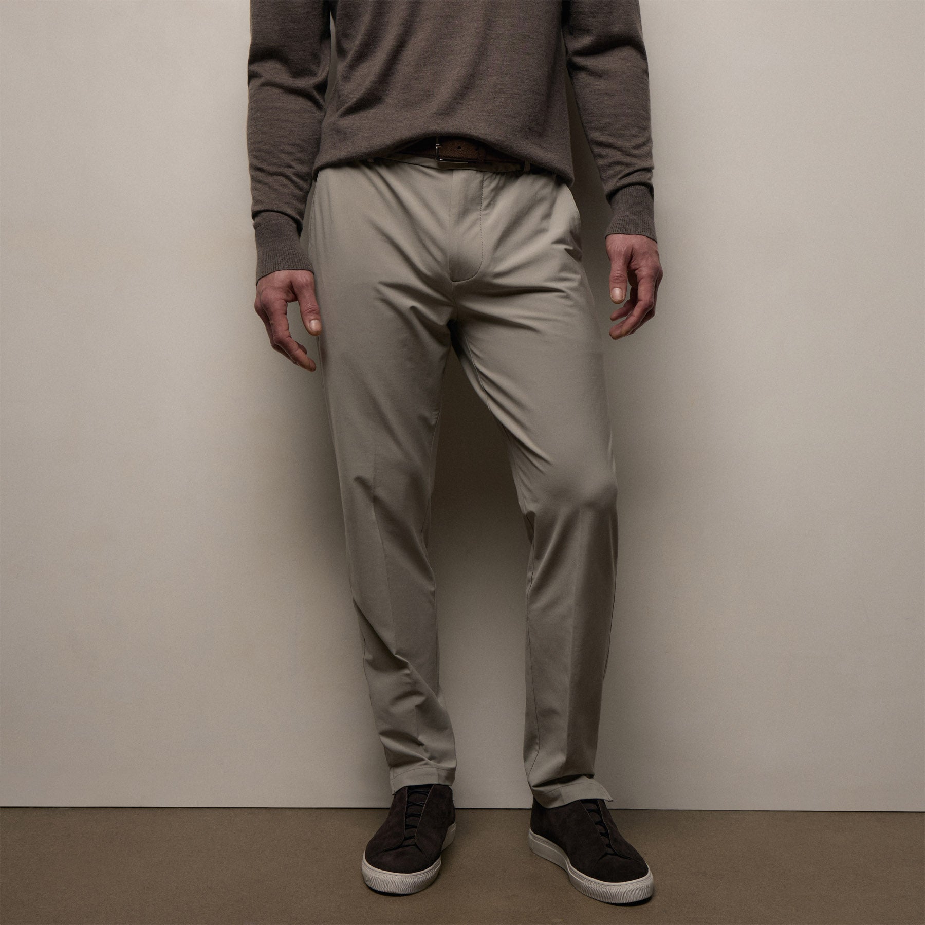 Golf Trouser in Concrete | James Perse Los Angeles