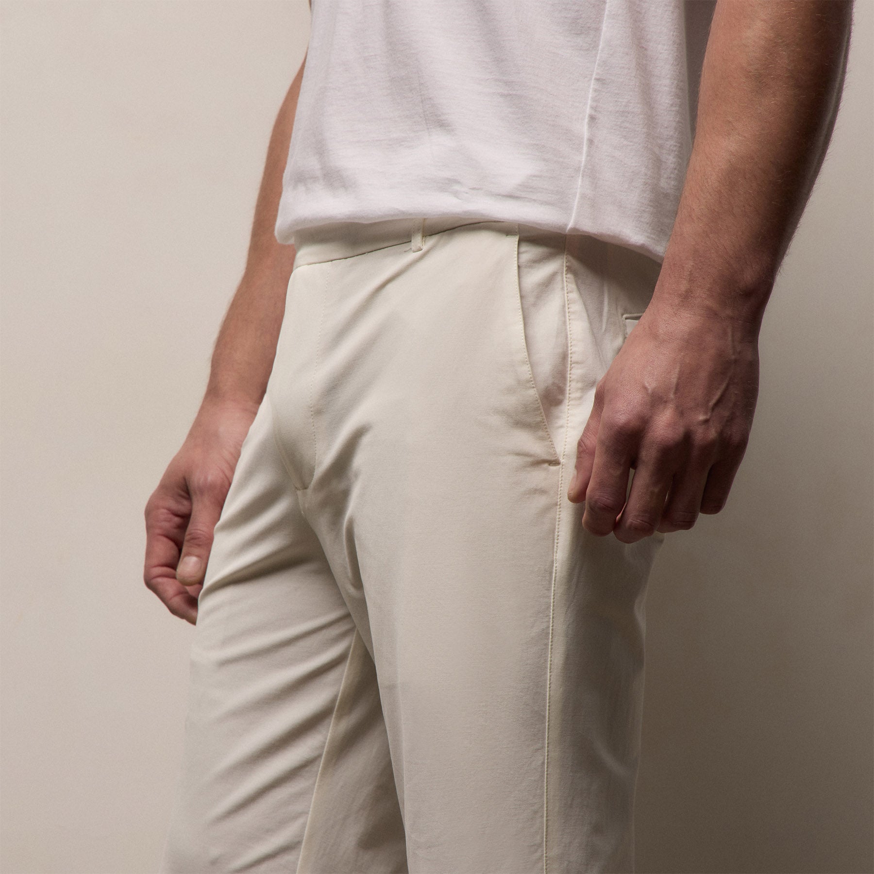 Golf Trouser in Off White | James Perse Los Angeles