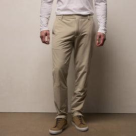 Golf Trouser in Sand | James Perse Los Angeles