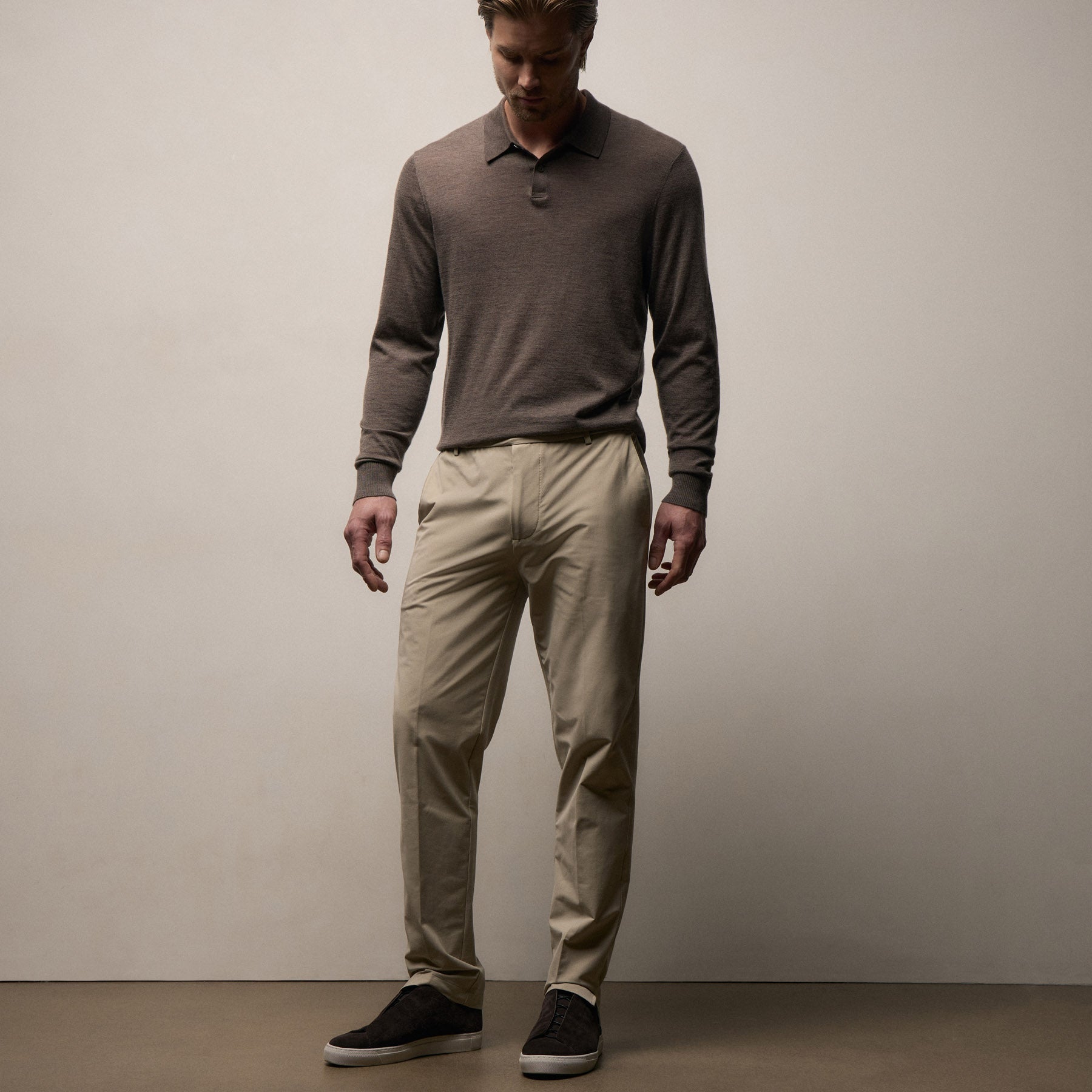 Golf Trouser in Sand | James Perse Los Angeles