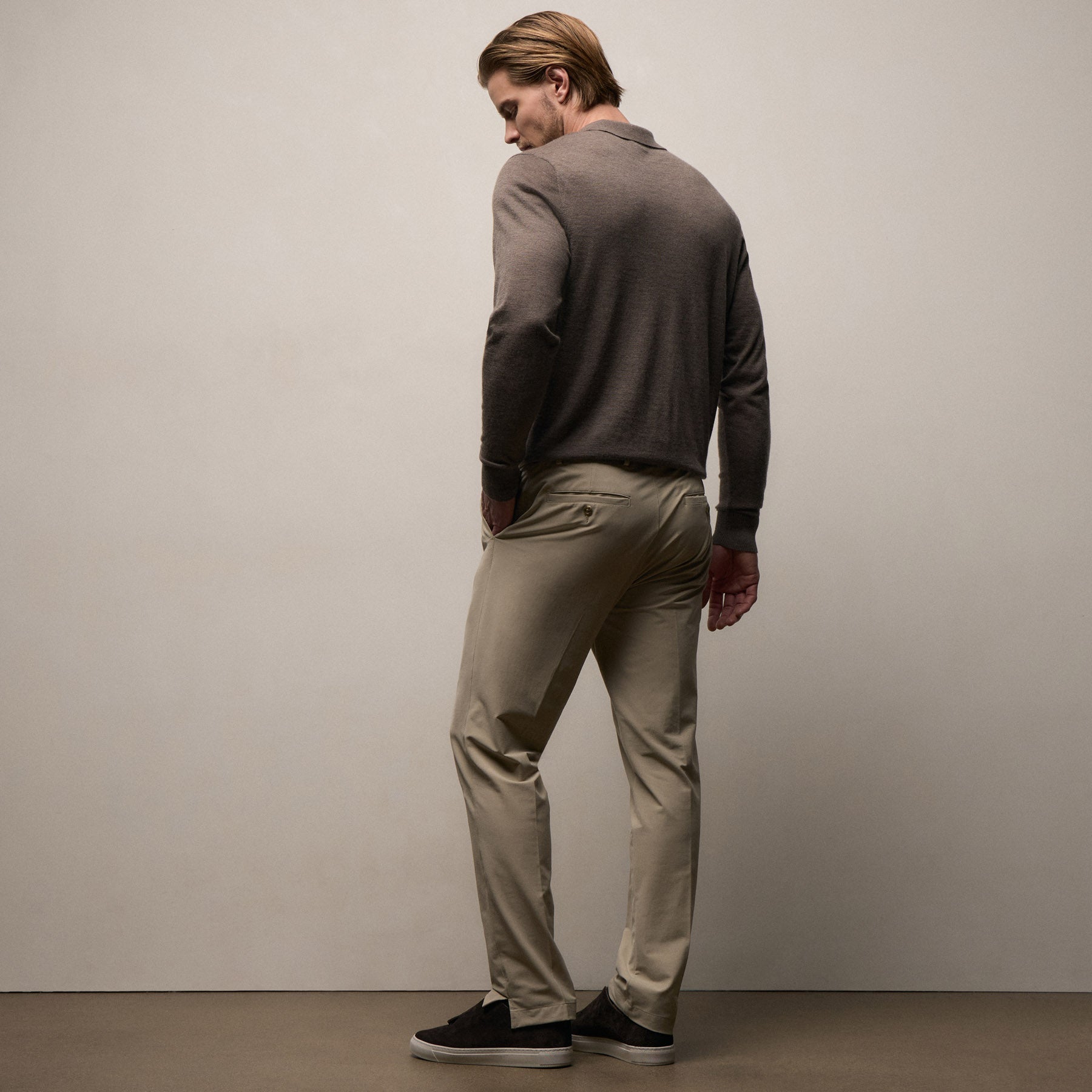 Performance Trouser in Sand | James Perse Los Angeles