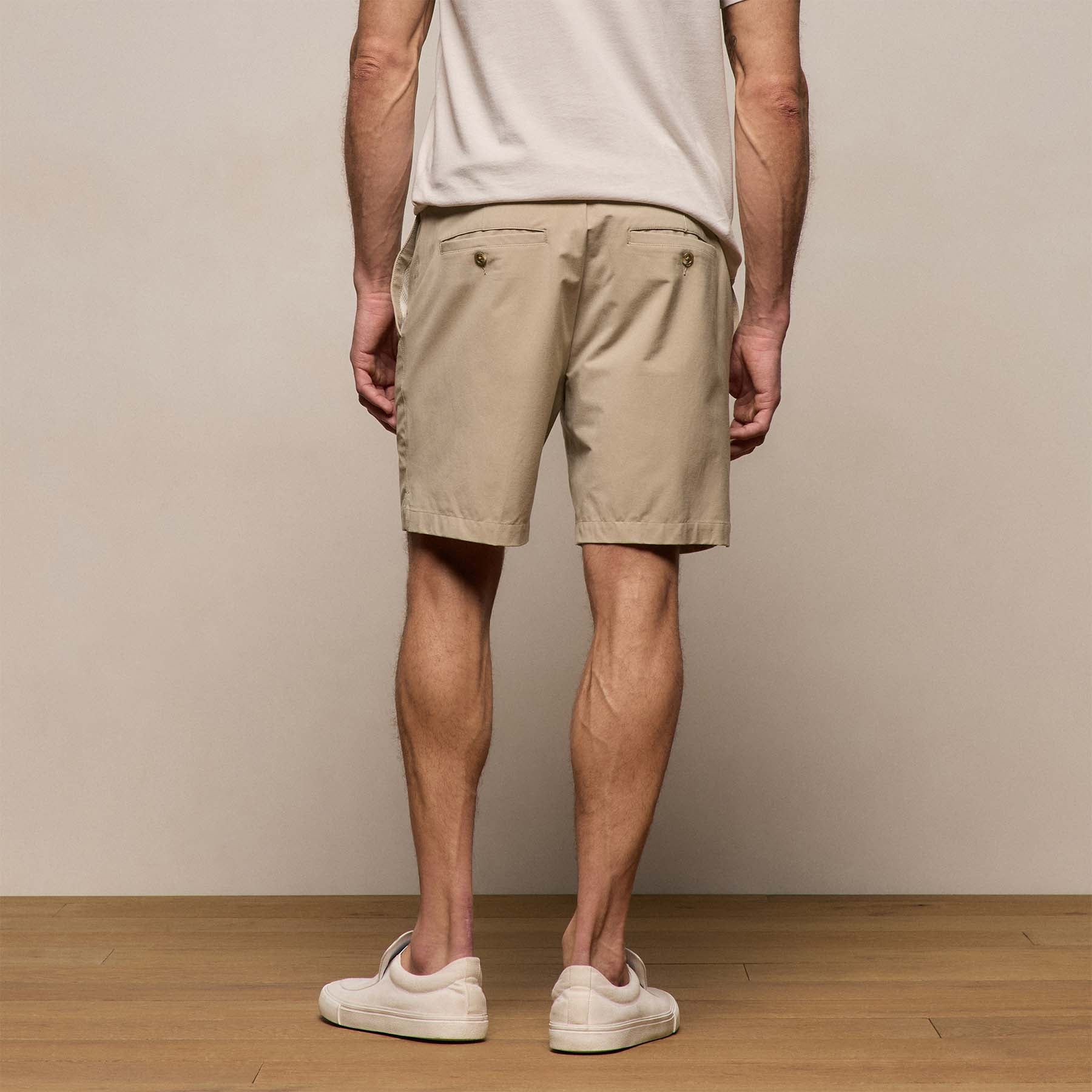 Golf Short in Sand | James Perse Los Angeles