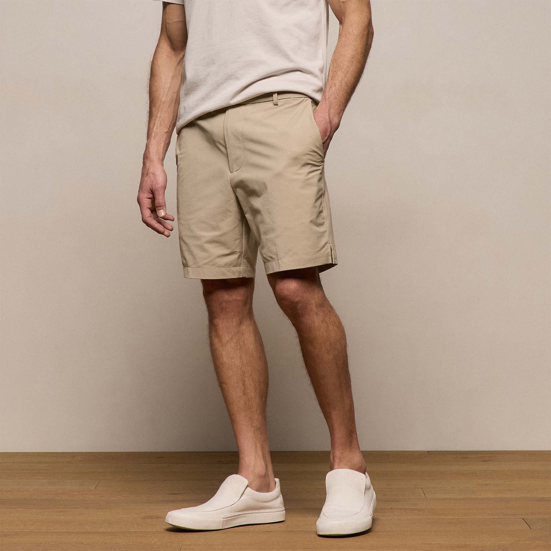 Golf Short in Sand | James Perse Los Angeles