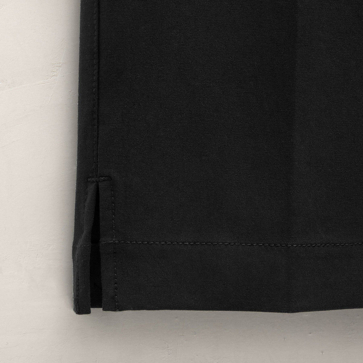 Straight Leg Golf Trouser in Black | James Perse Los Angeles
