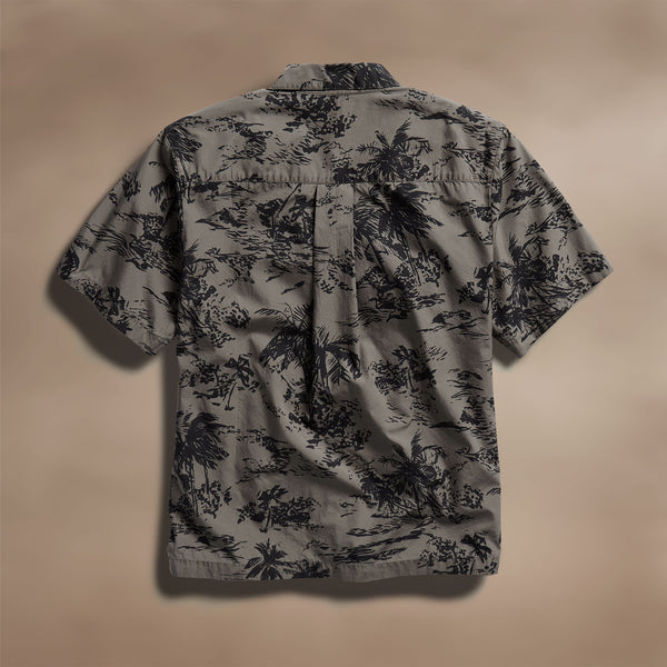 Island Poplin Print Short Sleeve Shirt in Army Green Pigment/Black | James Perse Los Angeles