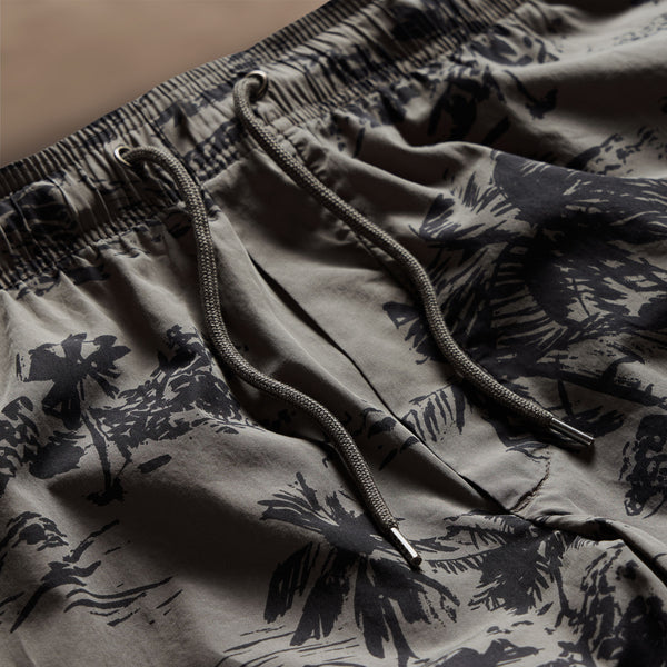 Island Poplin Print Short in Army Green Pigment/Black | James Perse Los Angeles